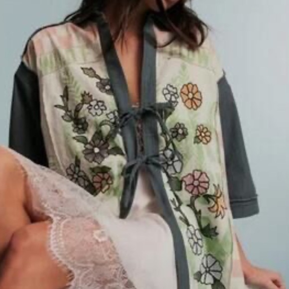 Pressed In Flowers Kimono NWOT Color : Garden Combo - Picture 3 of 10